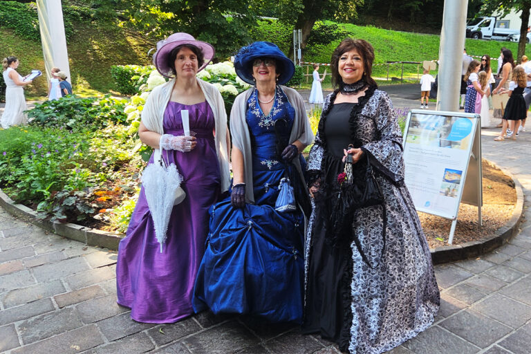 Biedermeierfest 2026 Biedermeier Kostueme Damen.