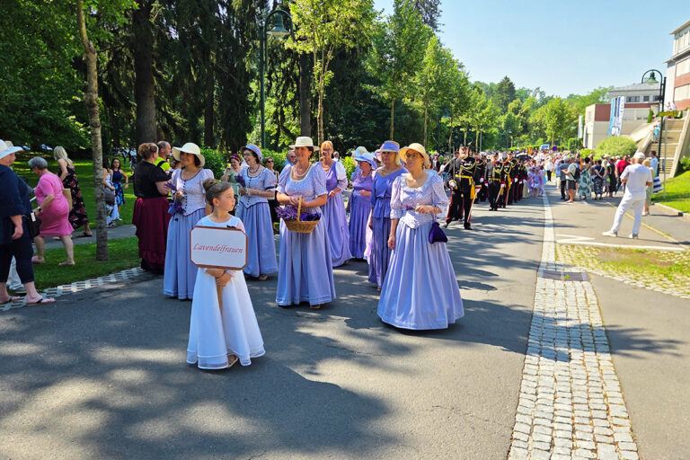 Biedermeierfest 2026 Biedermeier Kostueme Damen Herren.